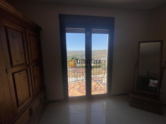 Image No.33-5 Bed Property for sale