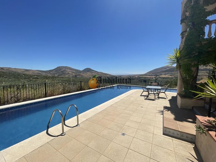 Image No.48-5 Bed Property for sale