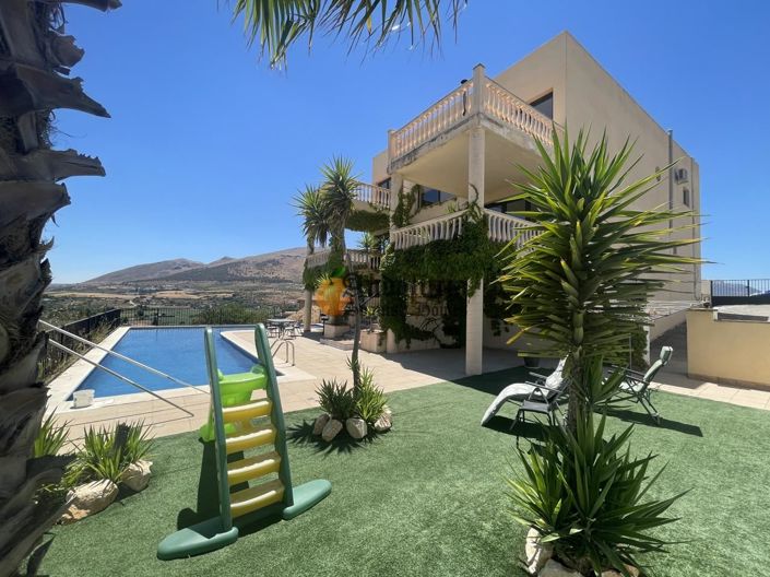 Image No.52-5 Bed Property for sale