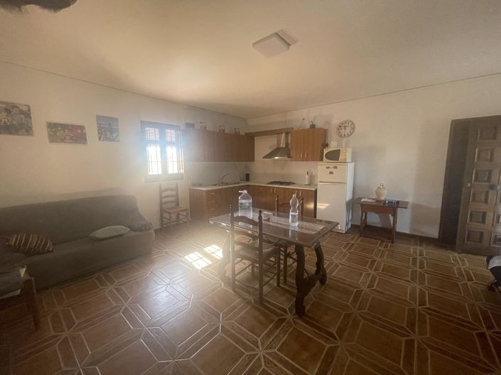 Image No.10-4 Bed Property for sale