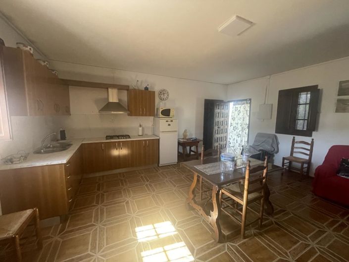 Image No.11-4 Bed Property for sale