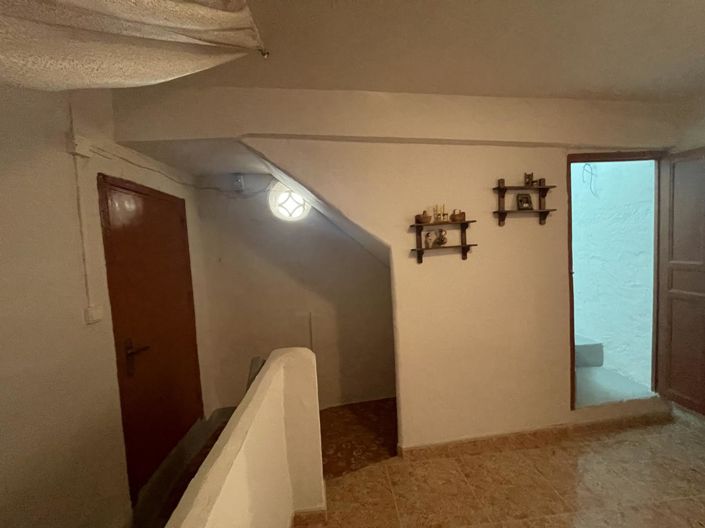 Image No.13-4 Bed Property for sale