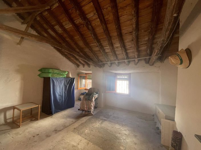 Image No.19-4 Bed Property for sale