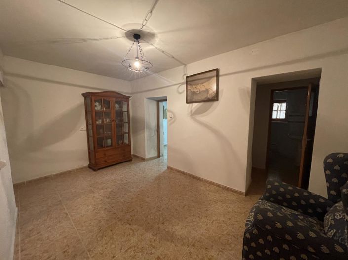 Image No.23-4 Bed Property for sale