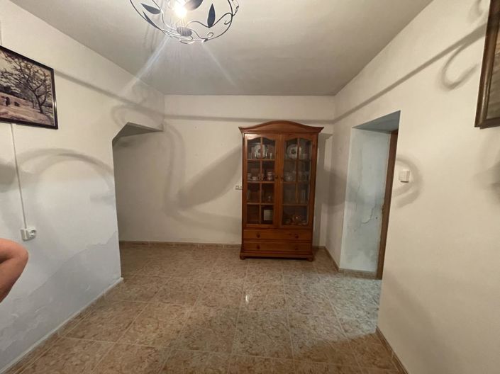 Image No.24-4 Bed Property for sale