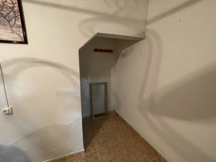 Image No.28-4 Bed Property for sale