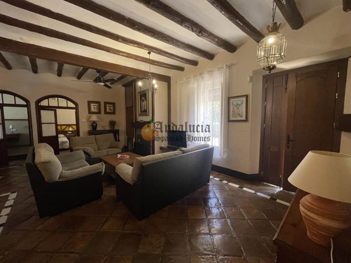 Image No.11-5 Bed Property for sale