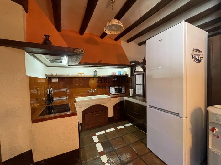 Image No.14-5 Bed Property for sale