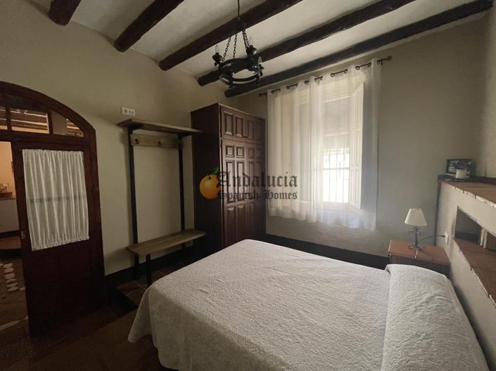 Image No.20-5 Bed Property for sale