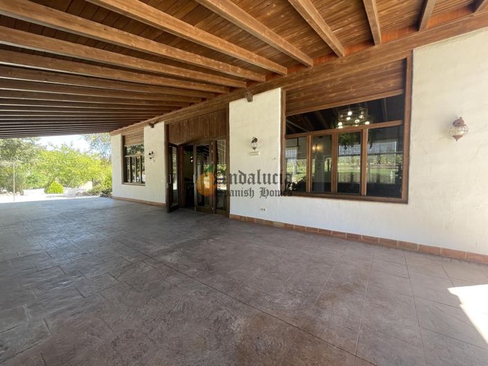 Image No.41-5 Bed Property for sale