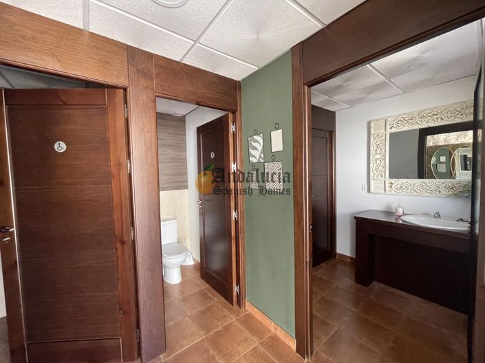 Image No.54-5 Bed Property for sale