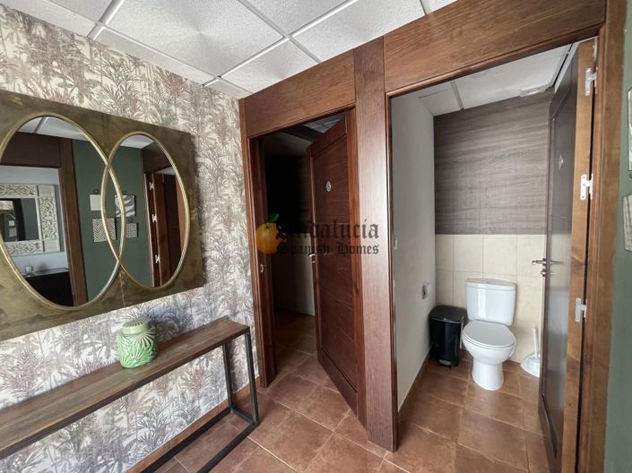 Image No.56-5 Bed Property for sale