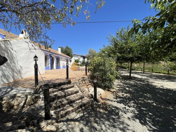 Image No.61-5 Bed Property for sale