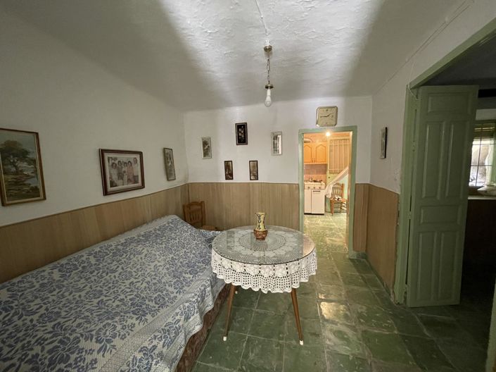 Image No.13-3 Bed Property for sale