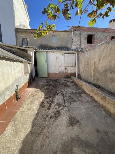 Image No.42-3 Bed Property for sale