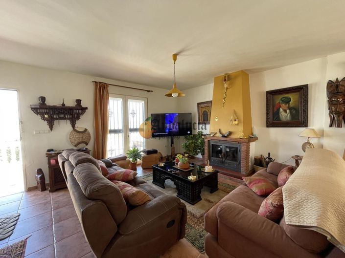 Image No.18-4 Bed Property for sale