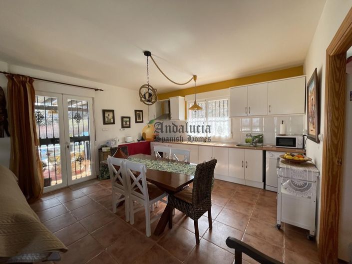 Image No.19-4 Bed Property for sale