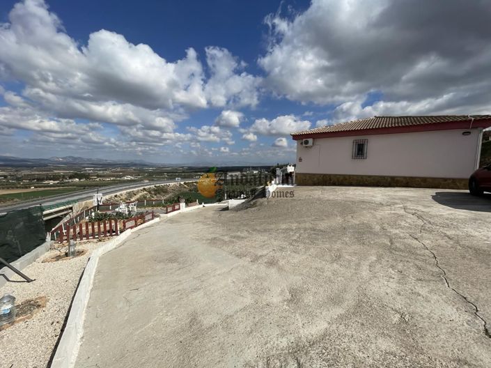 Image No.50-4 Bed Property for sale