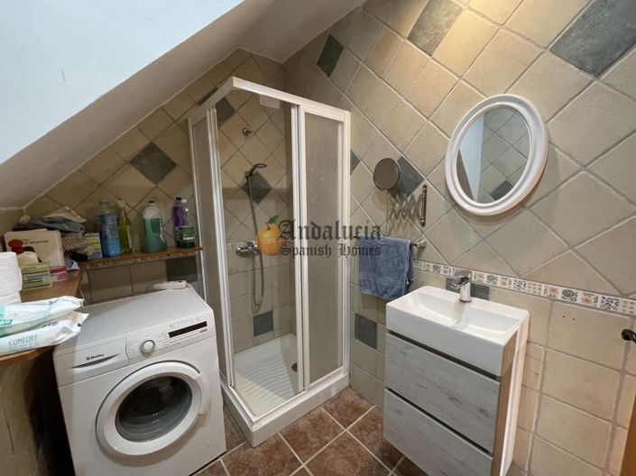 Image No.19-3 Bed Property for sale