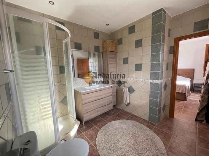 Image No.30-3 Bed Property for sale