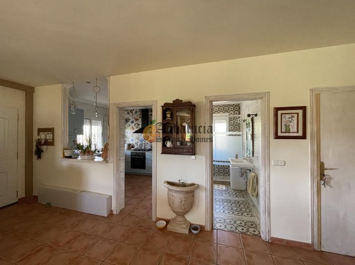 Image No.11-2 Bed Property for sale