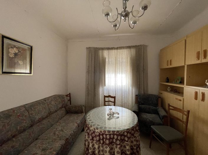 Image No.15-2 Bed Property for sale