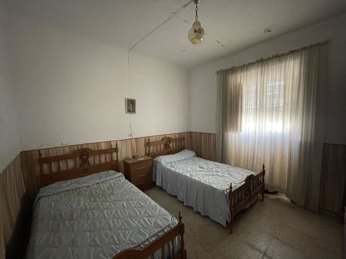 Image No.19-2 Bed Property for sale