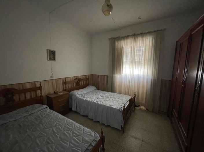 Image No.20-2 Bed Property for sale