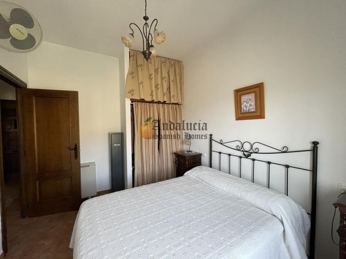 Image No.28-4 Bed Property for sale