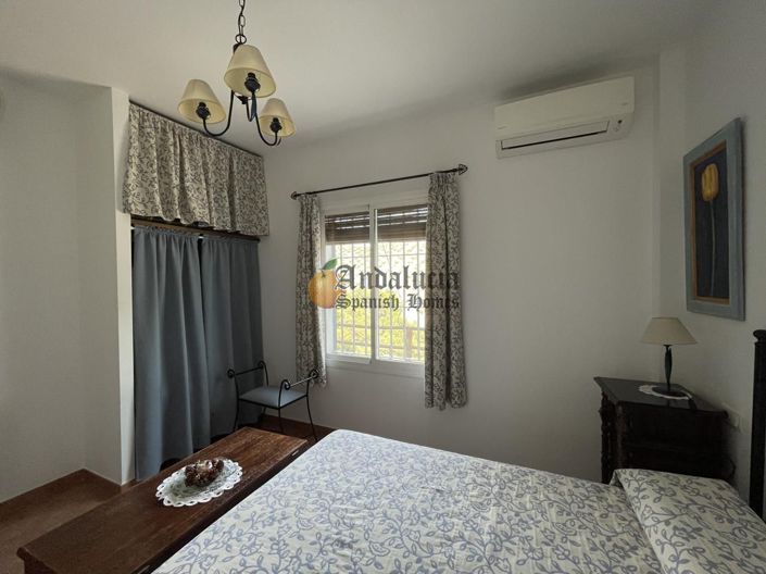 Image No.35-4 Bed Property for sale