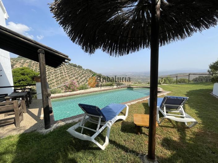 Image No.50-4 Bed Property for sale