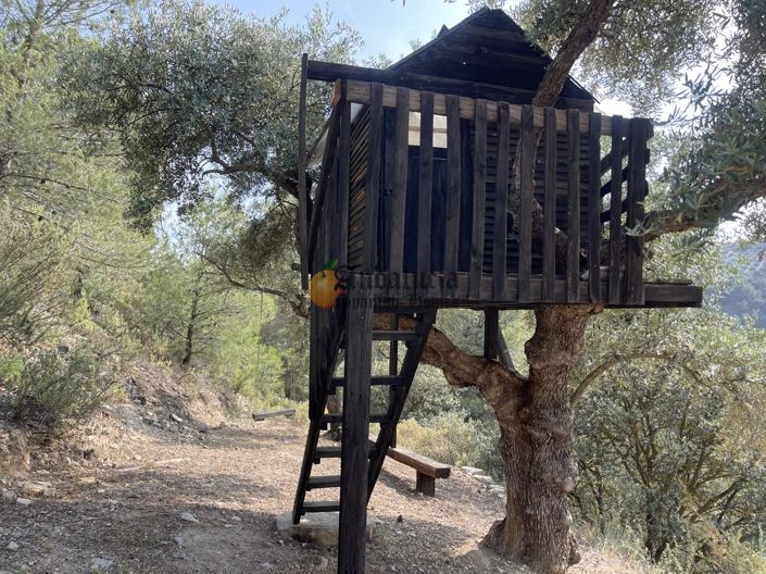 Image No.60-4 Bed Property for sale