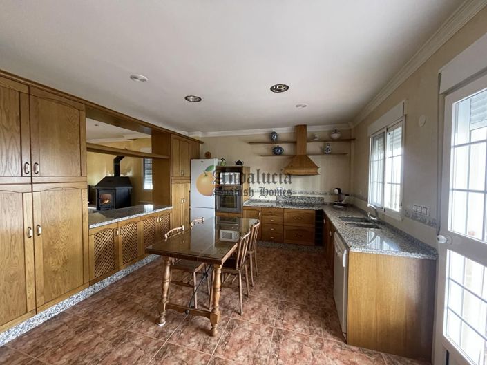 Image No.11-3 Bed Property for sale