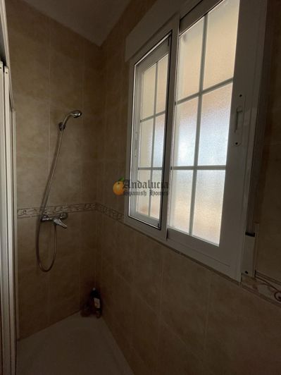 Image No.17-3 Bed Property for sale