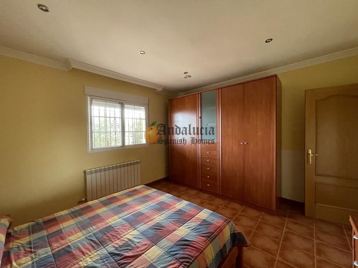 Image No.21-3 Bed Property for sale