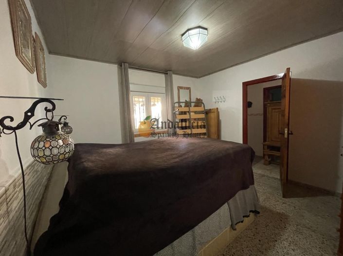 Image No.22-7 Bed Property for sale