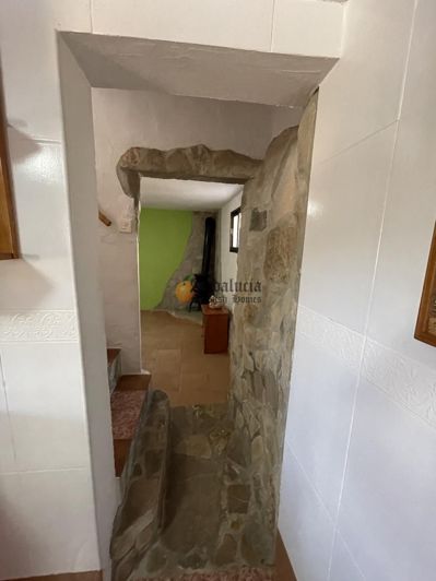 Image No.32-7 Bed Property for sale