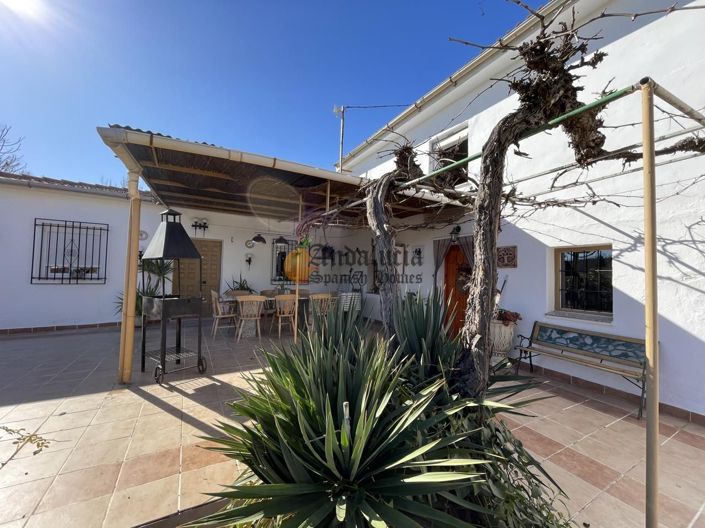 Image No.4-7 Bed Property for sale