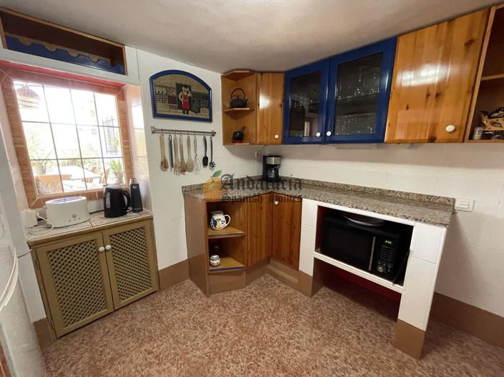 Image No.7-7 Bed Property for sale