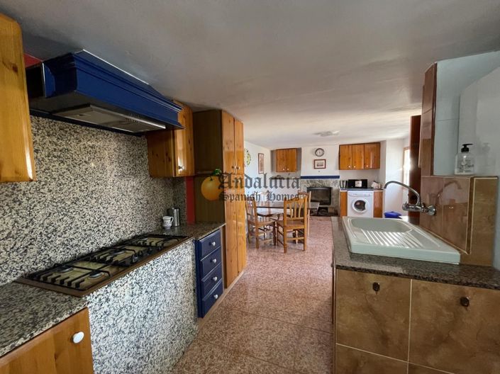 Image No.9-7 Bed Property for sale