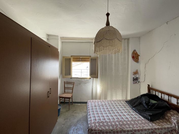 Image No.23-5 Bed Property for sale