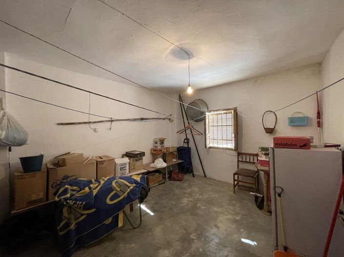 Image No.25-5 Bed Property for sale