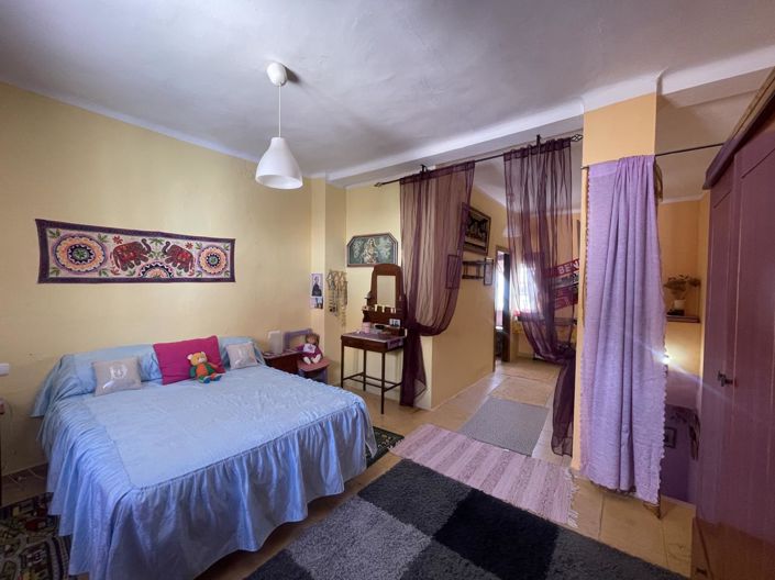 Image No.14-2 Bed Property for sale