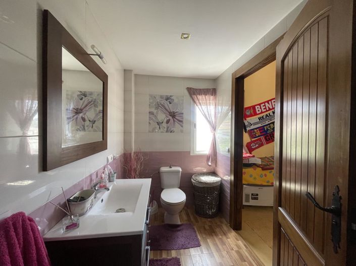 Image No.19-2 Bed Property for sale