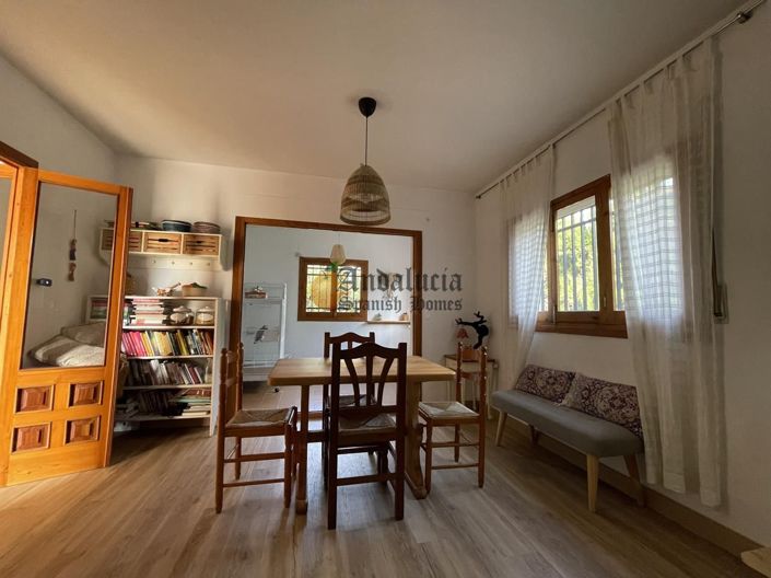 Image No.12-4 Bed Property for sale