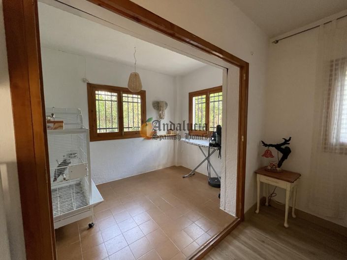 Image No.14-4 Bed Property for sale