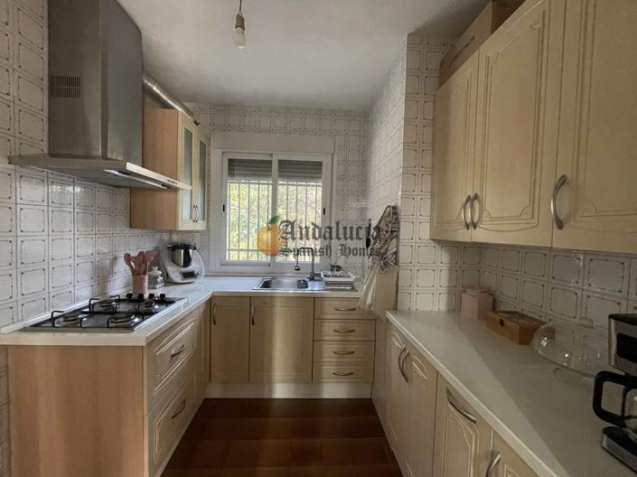 Image No.15-4 Bed Property for sale