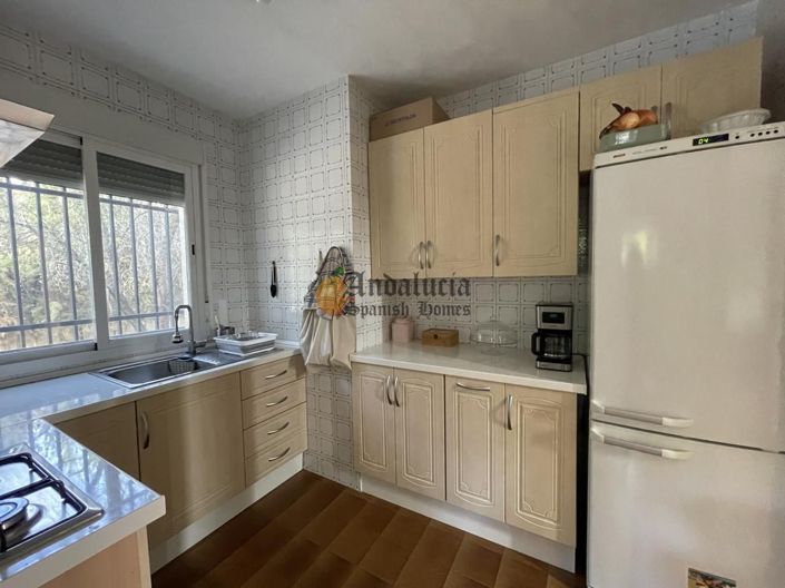 Image No.17-4 Bed Property for sale