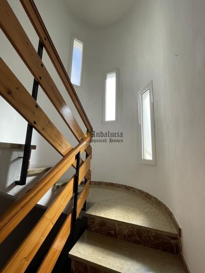 Image No.25-4 Bed Property for sale