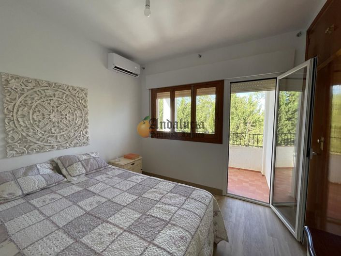 Image No.30-4 Bed Property for sale